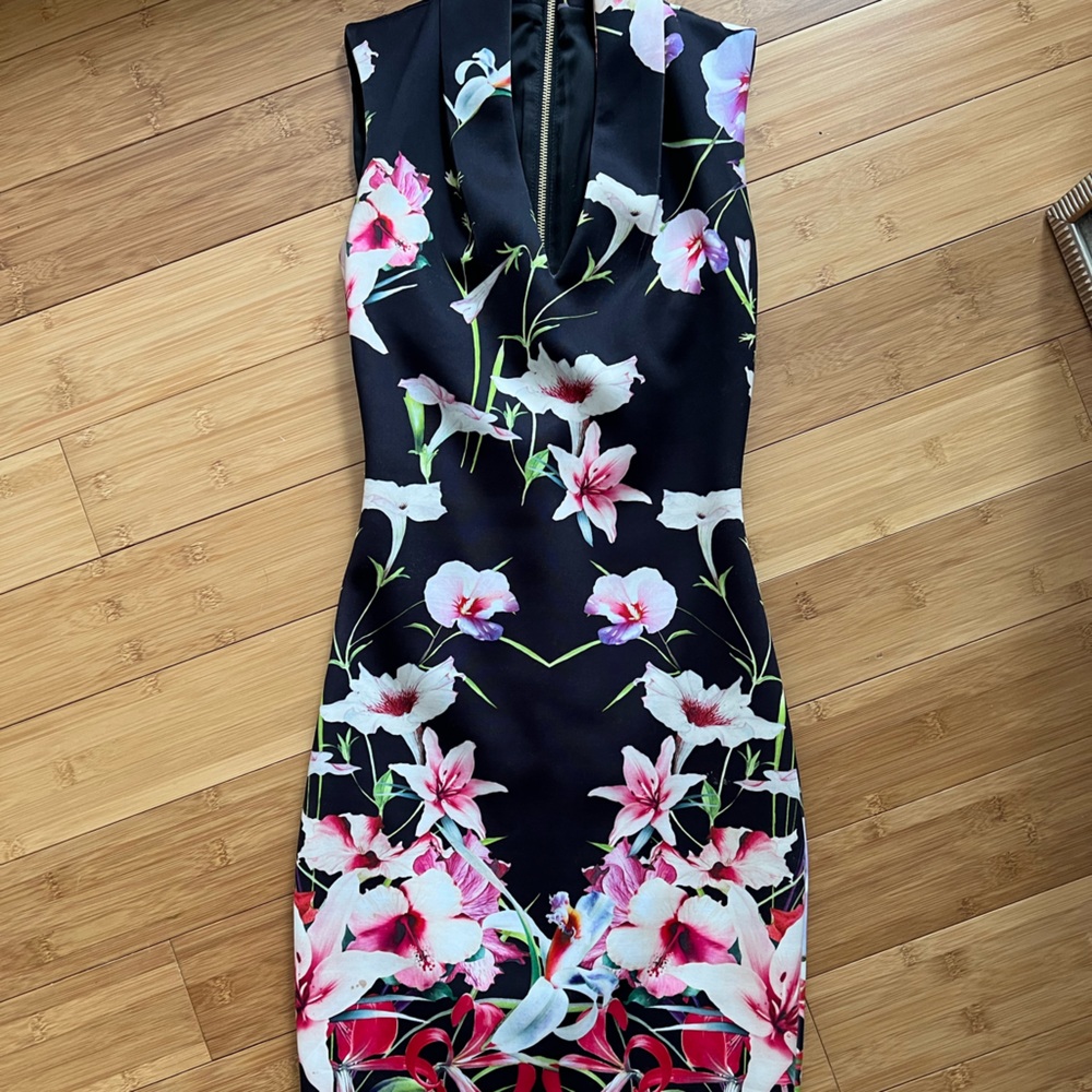Robe ted baker size 0 as new